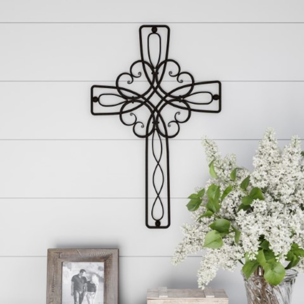 Hastings Home Metal Wall Cross with Decorative Floral Scroll Design, Rustic Handcrafted Religious Wall Art Decor 246328OIJ